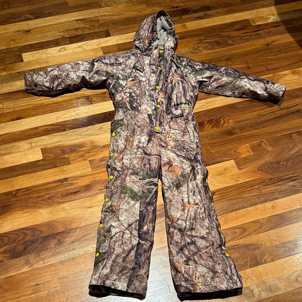 Cabelas kids Camouflage Hooded hunting insulated coveralls kids small